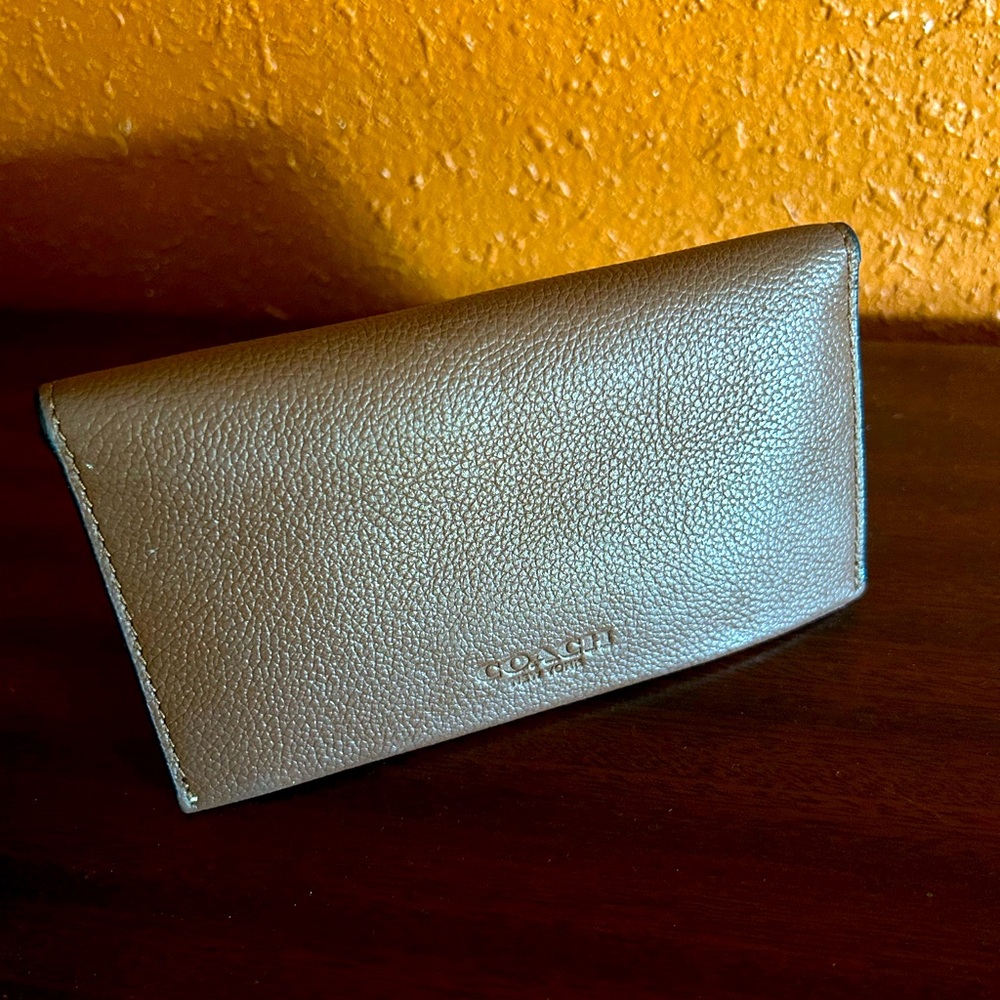 Coach Solid Light Brown Leather Bifold Wallet (unisex)